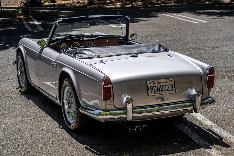 Triumph-Tr4-1965-Granite-Gray-Black-3