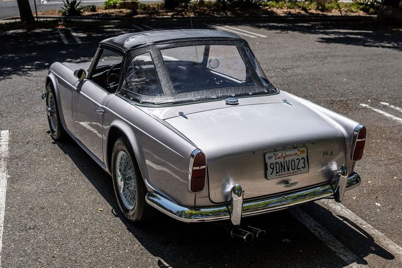 Triumph-Tr4-1965-Granite-Gray-Black-31