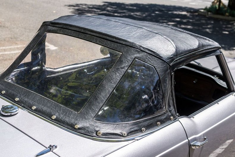 Triumph-Tr4-1965-Granite-Gray-Black-39