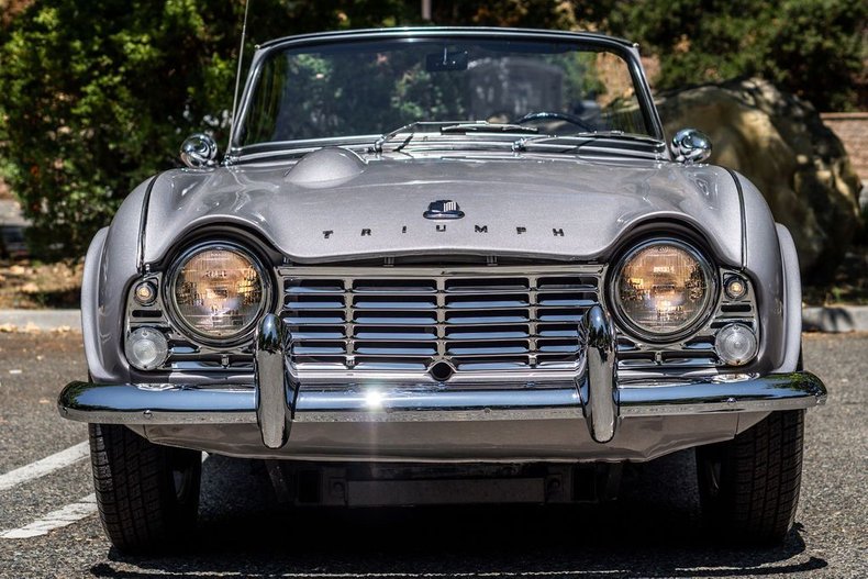 Triumph-Tr4-1965-Granite-Gray-Black-40