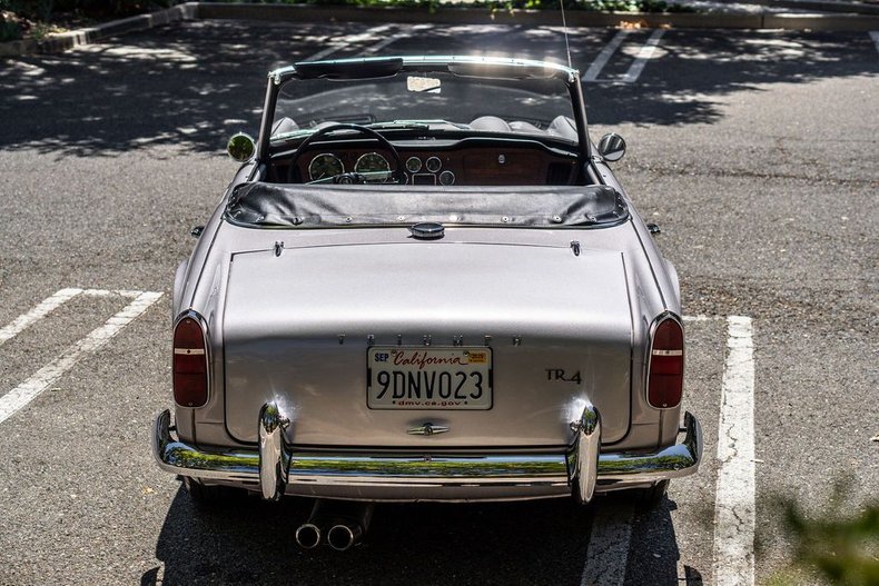 Triumph-Tr4-1965-Granite-Gray-Black-46