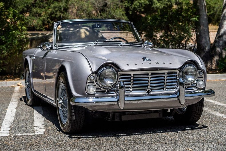 Triumph-Tr4-1965-Granite-Gray-Black-47