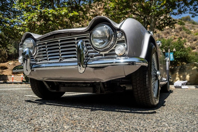 Triumph-Tr4-1965-Granite-Gray-Black-48
