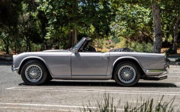 Triumph-Tr4-1965-Granite-Gray-Black-6