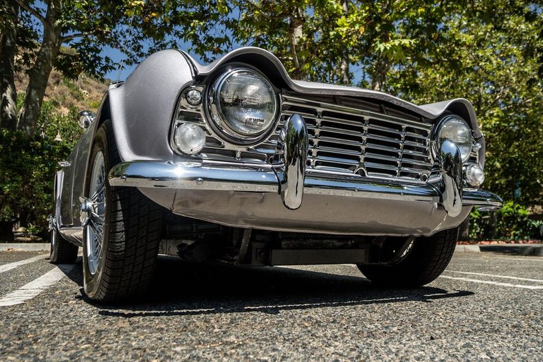 Triumph-Tr4-1965-Granite-Gray-Black-8