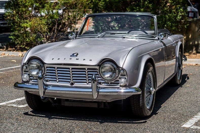 Triumph-Tr4-1965-Granite-Gray-Black