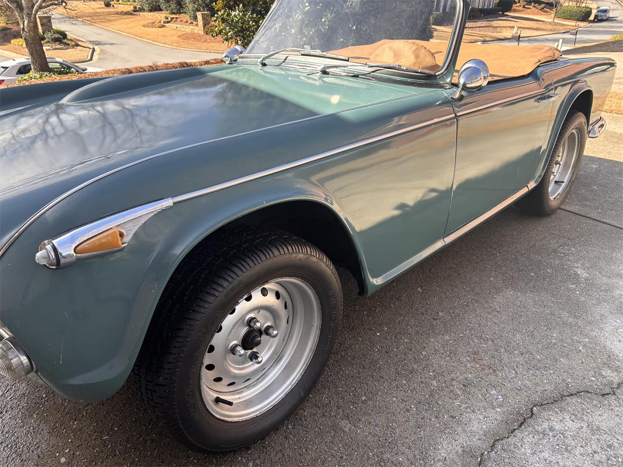 Triumph-Tr4a-1966-Green-Biscuit-1