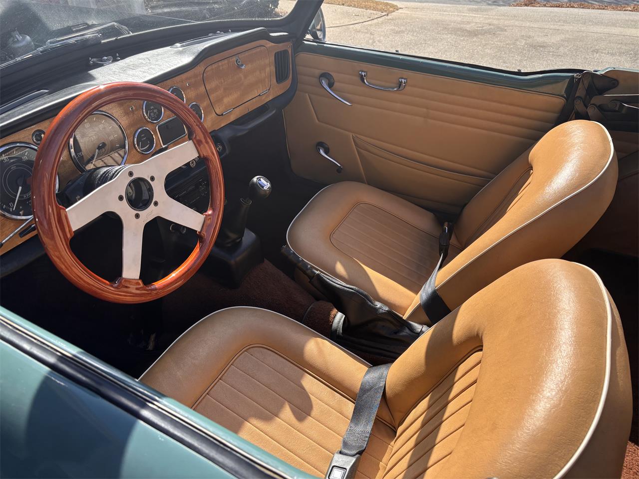 Triumph-Tr4a-1966-Green-Biscuit-12