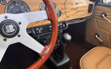 Triumph-Tr4a-1966-Green-Biscuit-13