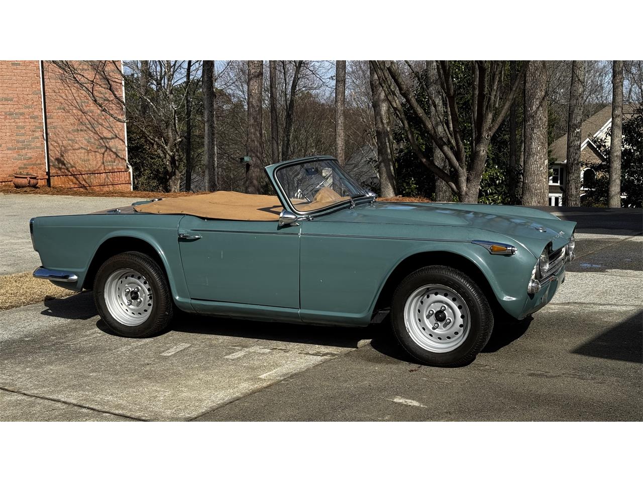 Triumph-Tr4a-1966-Green-Biscuit-3
