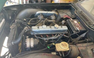 Triumph-Tr6-1972-Green-11