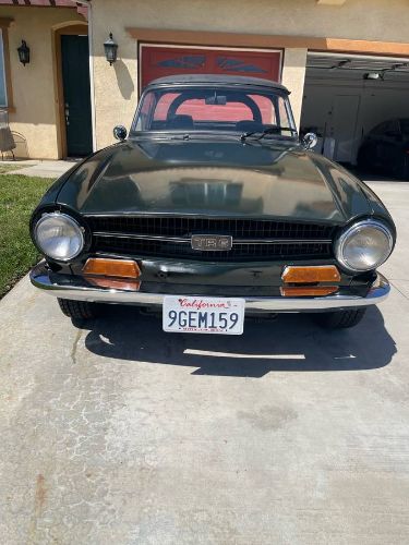 Triumph-Tr6-1972-Green-16