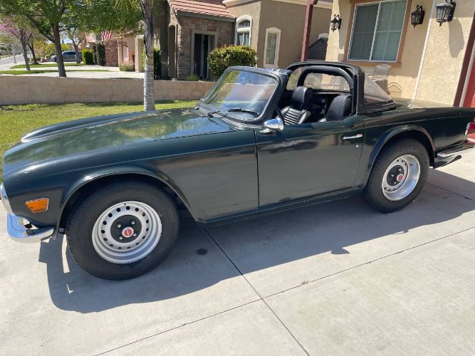 Triumph-Tr6-1972-Green-17