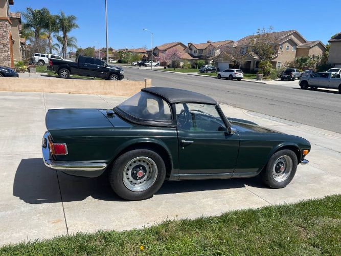 Triumph-Tr6-1972-Green-18