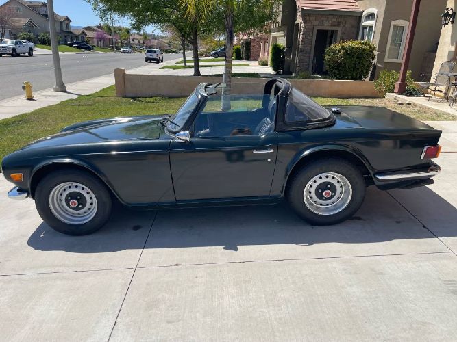 Triumph-Tr6-1972-Green-2
