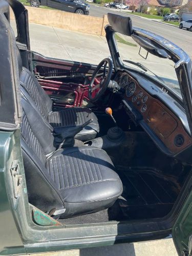 Triumph-Tr6-1972-Green-8