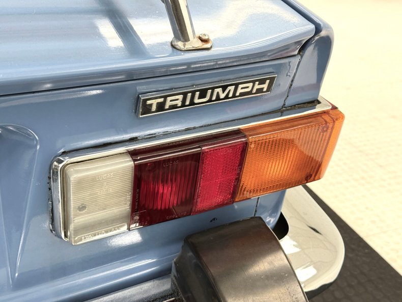 Triumph-Tr6-1974-French-Blue-Black-1