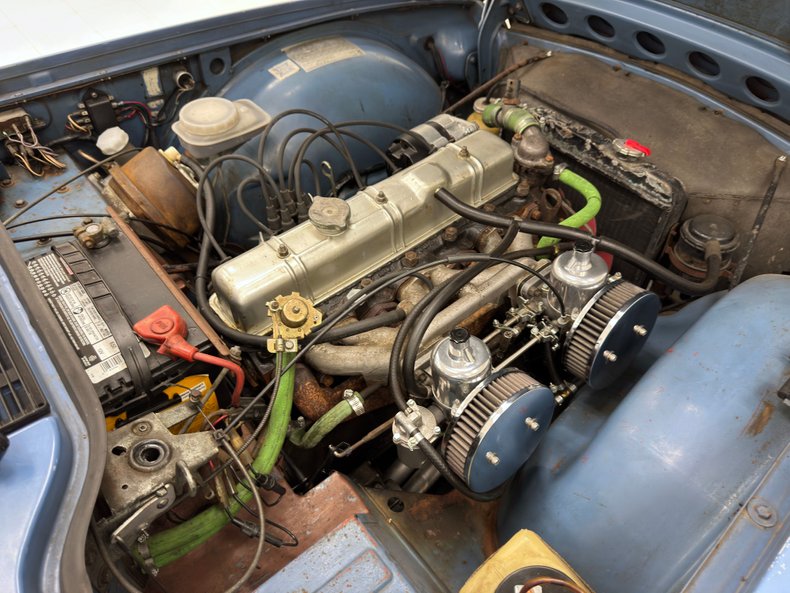 Triumph-Tr6-1974-French-Blue-Black-35
