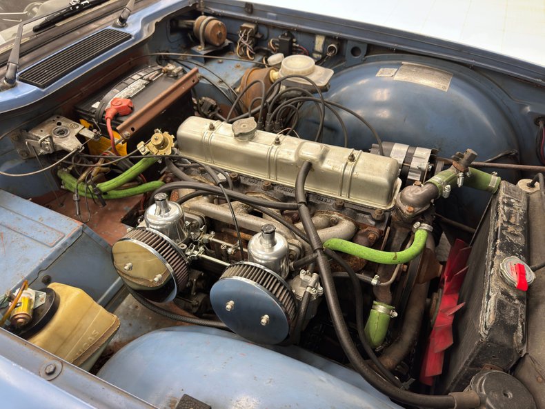 Triumph-Tr6-1974-French-Blue-Black-36