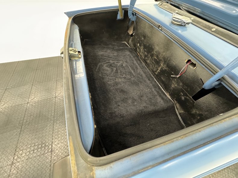 Triumph-Tr6-1974-French-Blue-Black-42