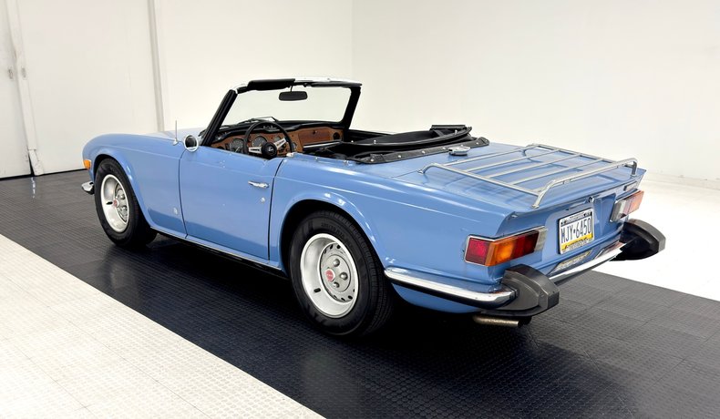 Triumph-Tr6-1974-French-Blue-Black-5