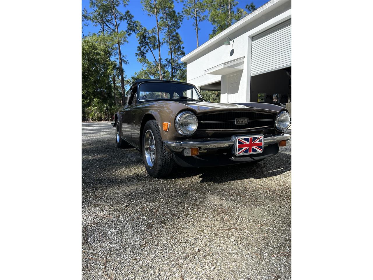 Triumph-Tr6-1975-Maple-Brown-Tan-1