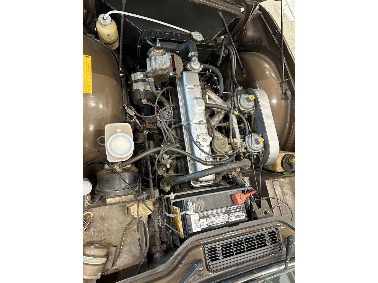 Triumph-Tr6-1975-Maple-Brown-Tan-14