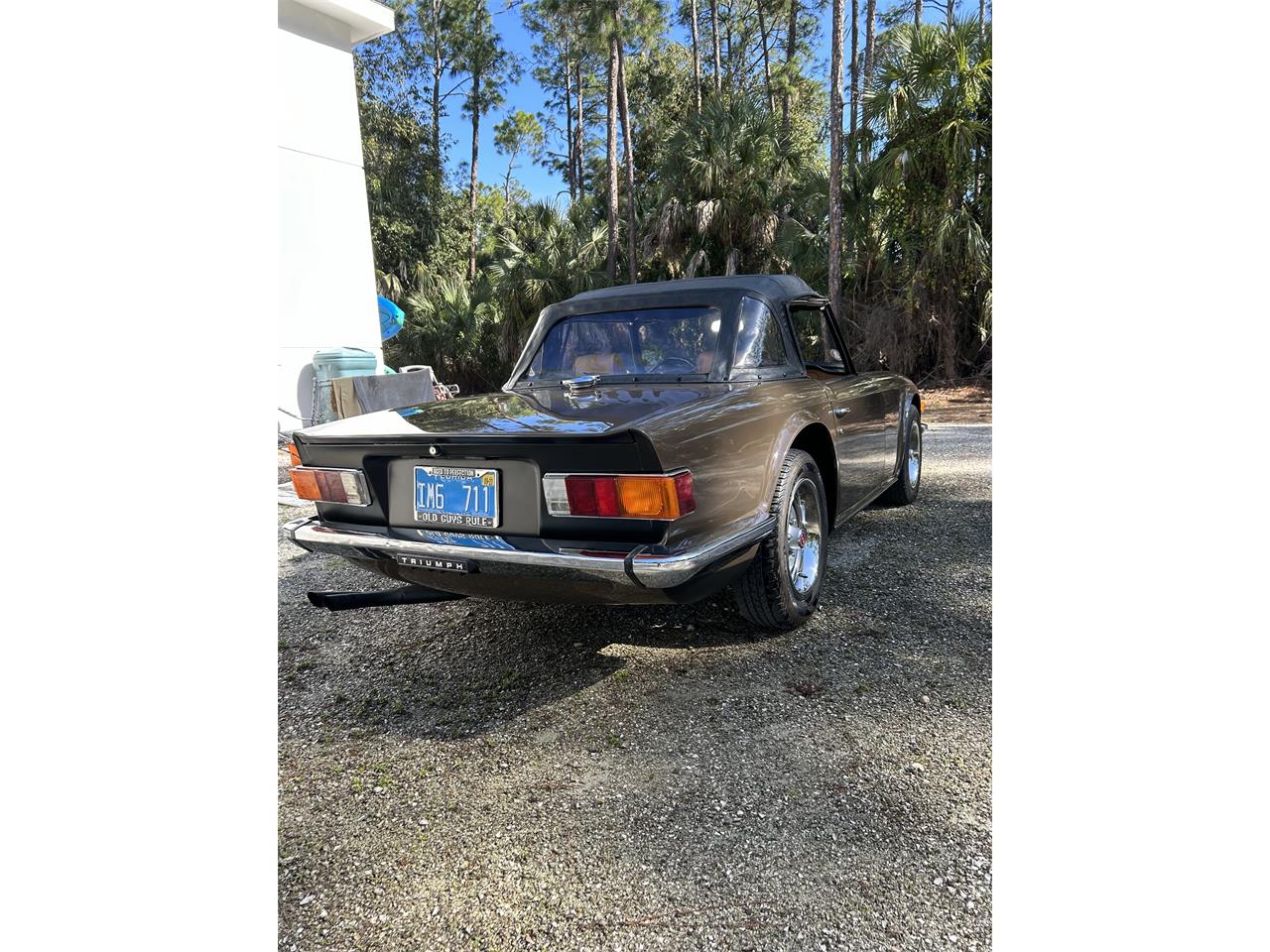 Triumph-Tr6-1975-Maple-Brown-Tan-6