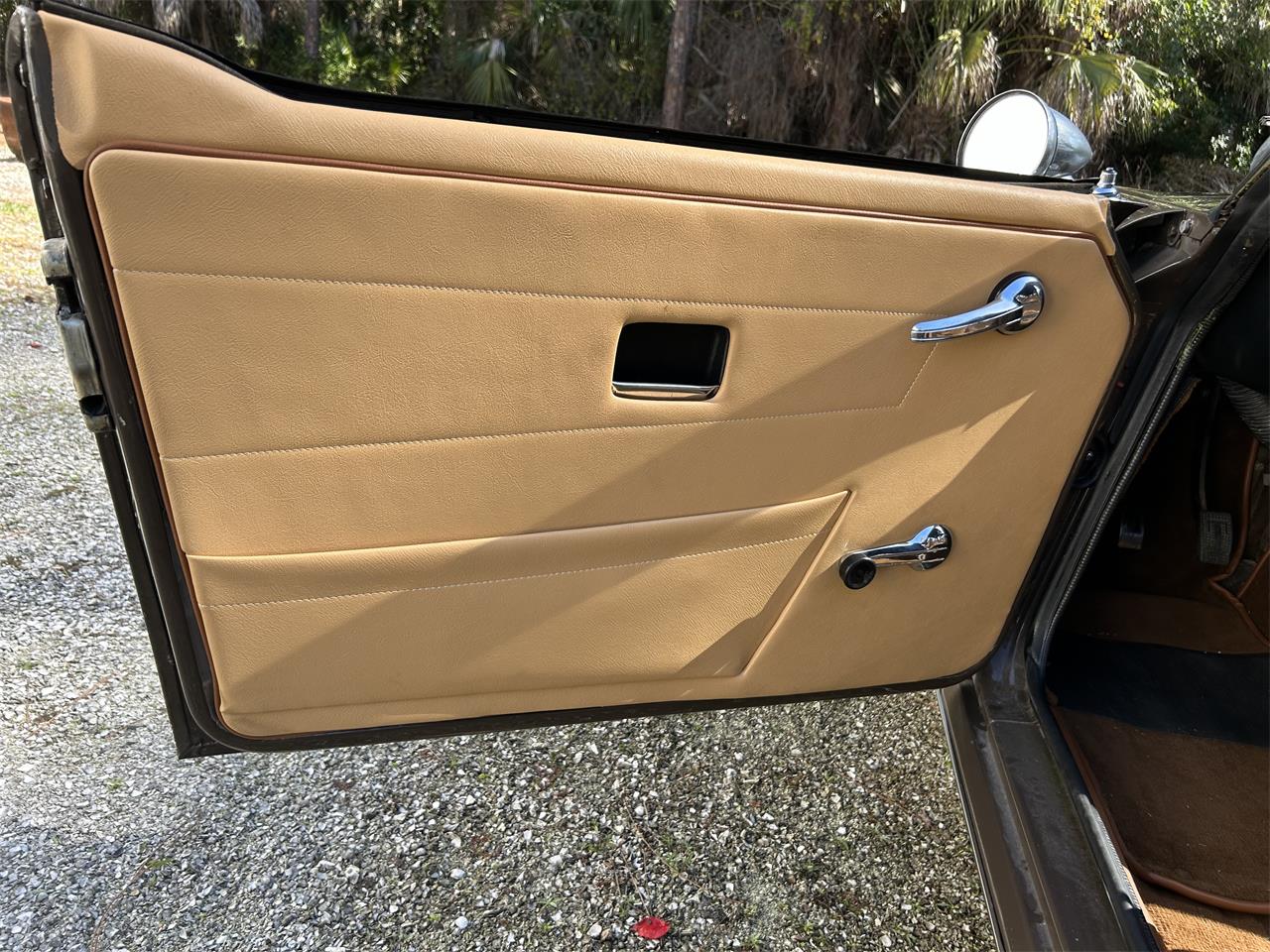 Triumph-Tr6-1975-Maple-Brown-Tan-7