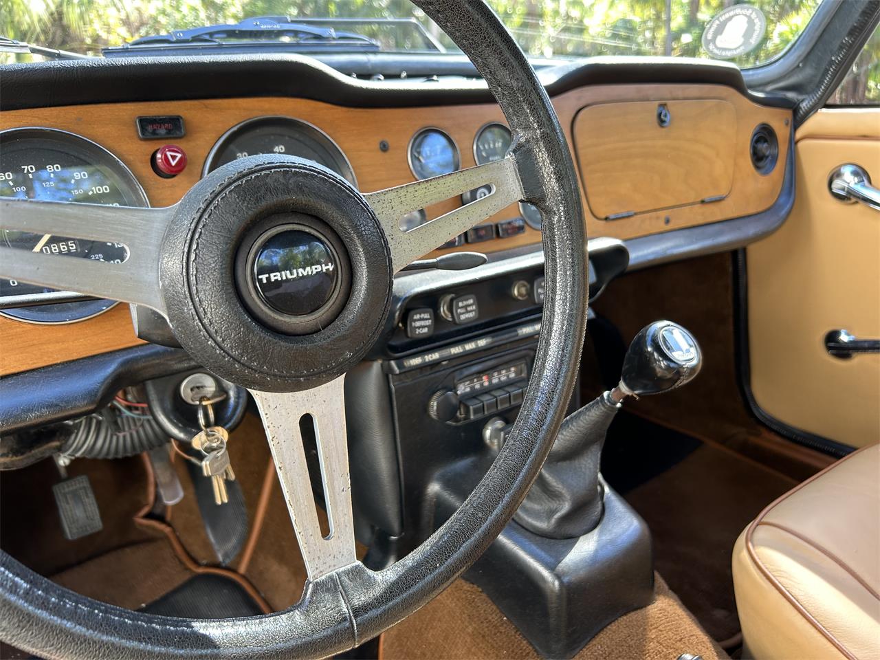 Triumph-Tr6-1975-Maple-Brown-Tan-9