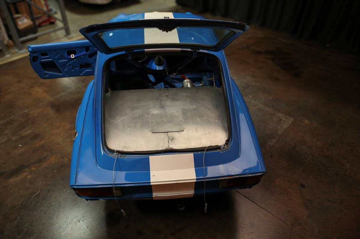 Triumph-gt6-1971-14