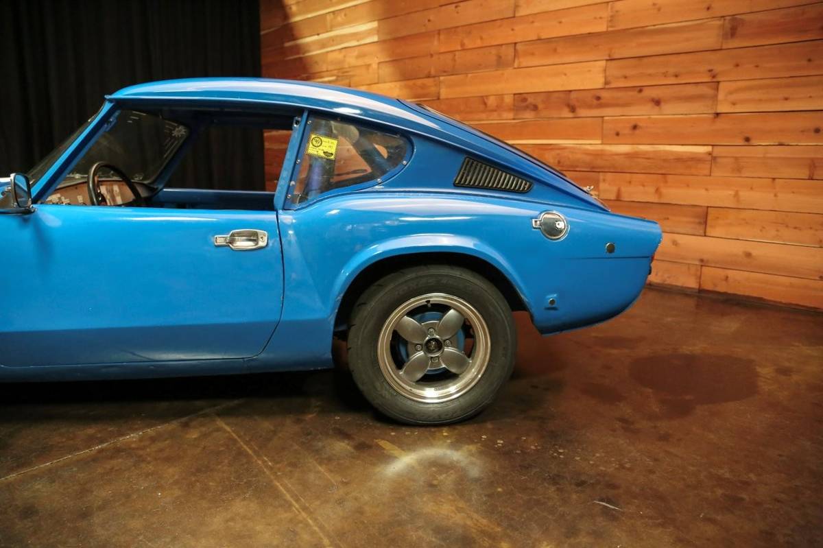 Triumph-gt6-1971-17