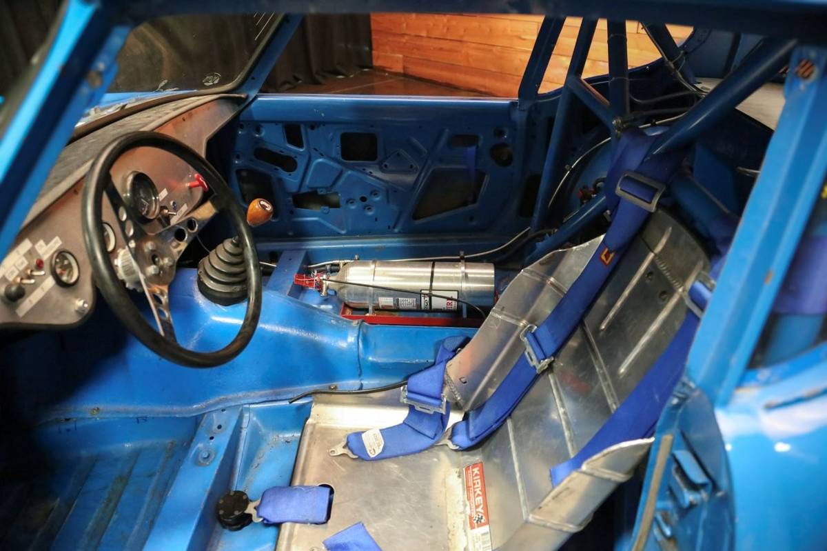 Triumph-gt6-1971-18