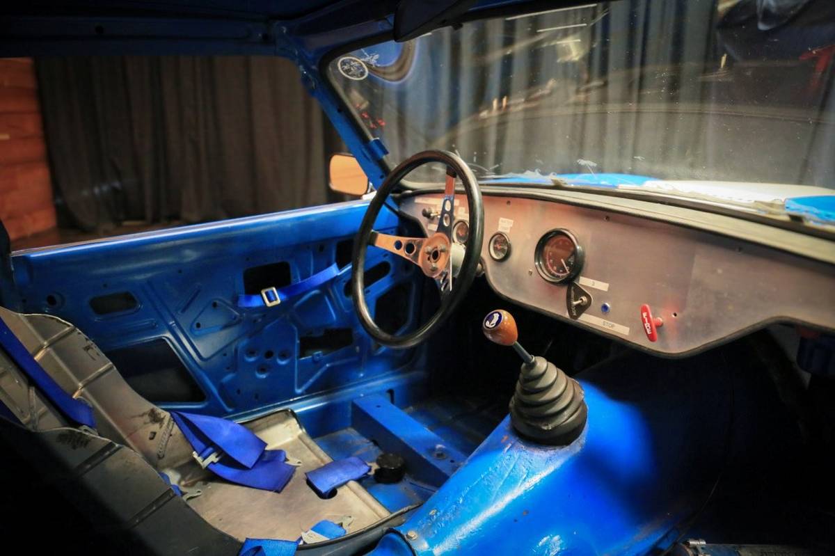 Triumph-gt6-1971-2