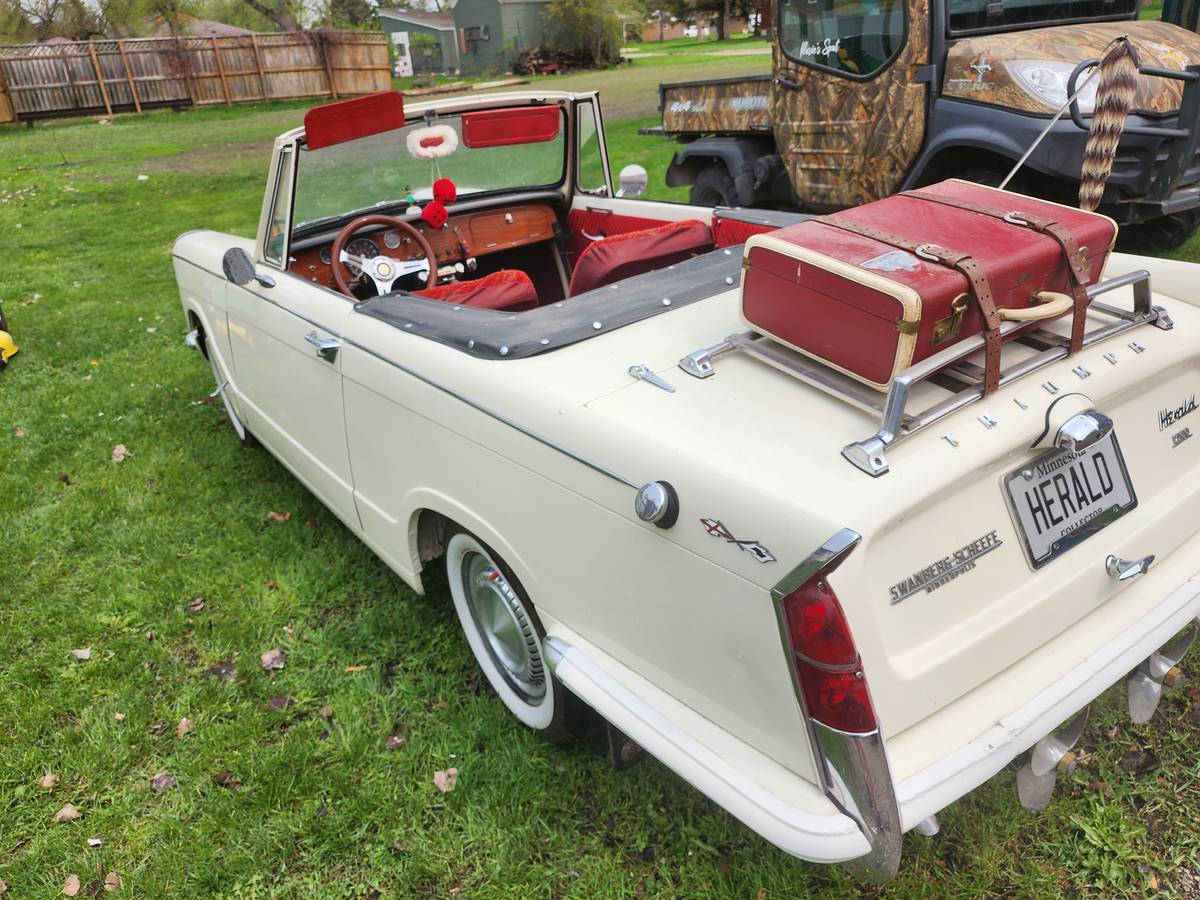 Triumph-herald-1200-1963-white-5