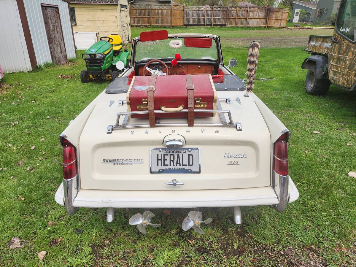 Triumph-herald-1200-1963-white-6