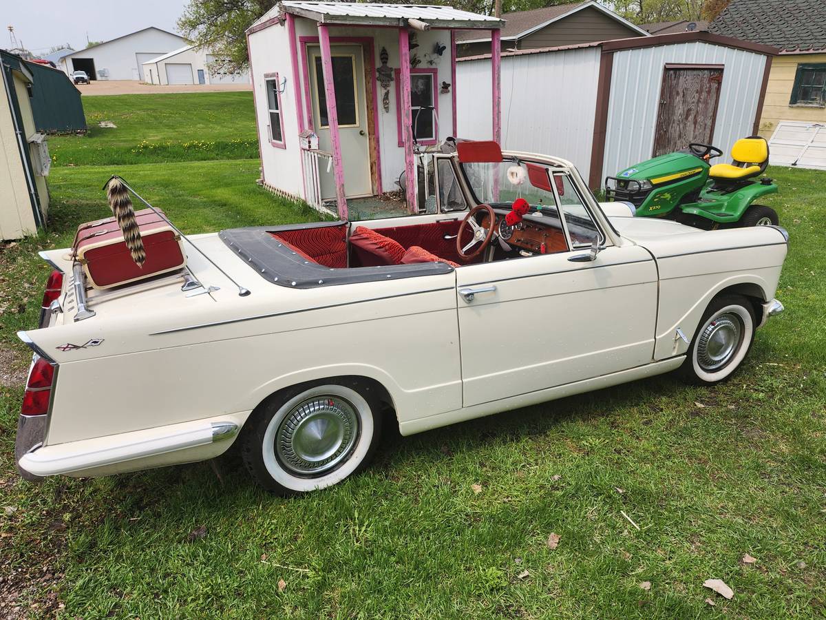 Triumph-herald-1200-1963-white-7