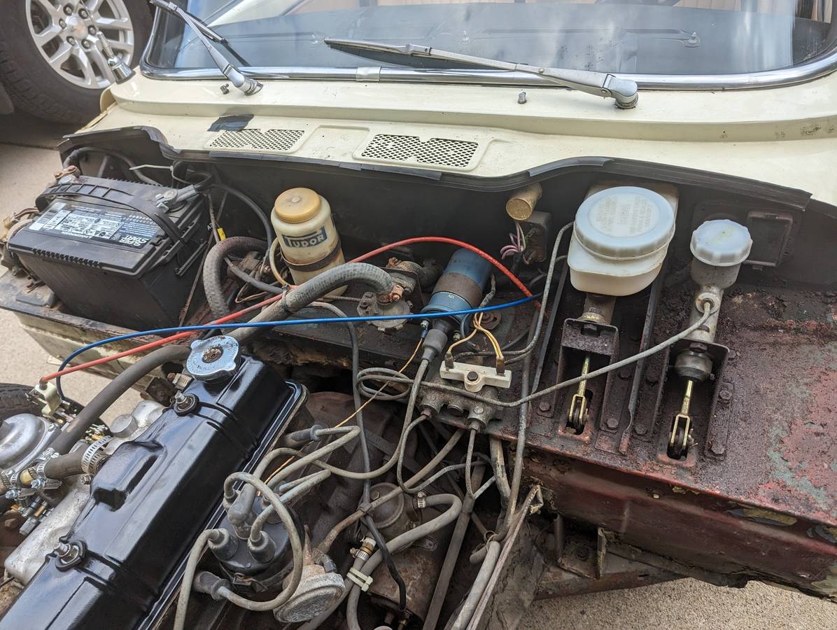 Triumph-spitfire-1500-1971-white-5
