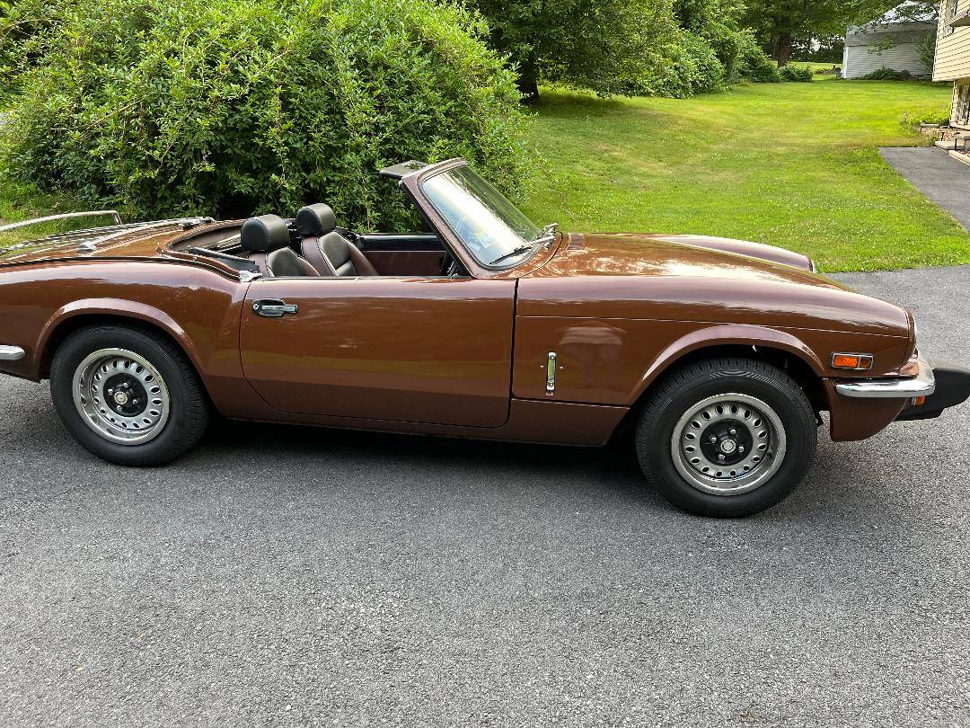 Triumph-spitfire-1973-brown-2