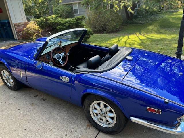 Triumph-spitfire-1974-blue-2