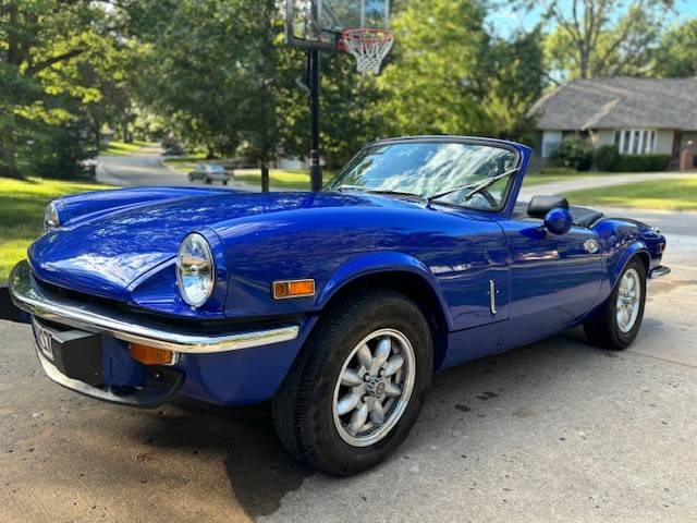 Triumph-spitfire-1974-blue