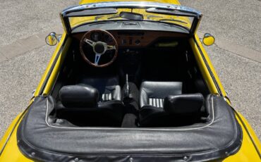 Triumph-spitfire-1974-yellow-11