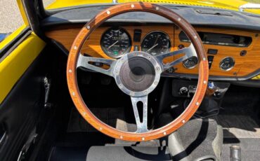 Triumph-spitfire-1974-yellow-15