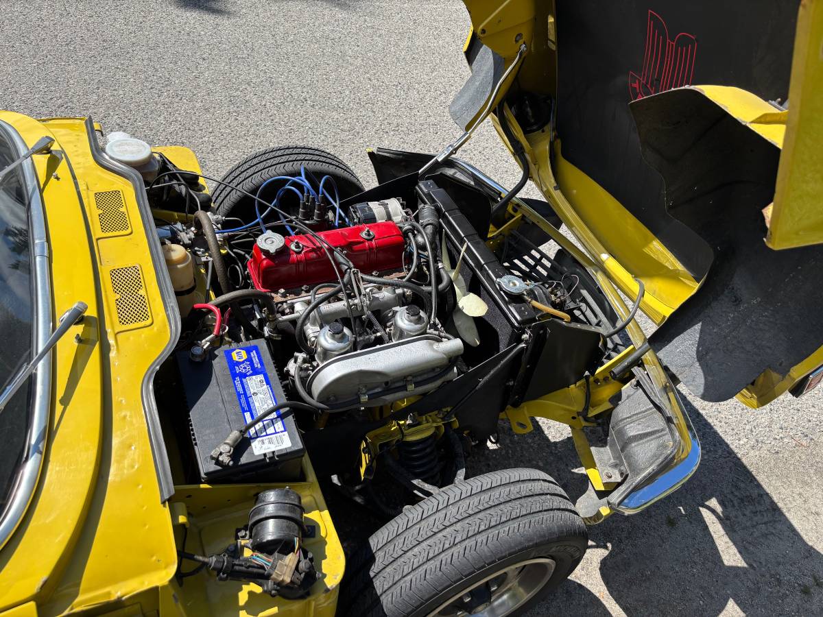 Triumph-spitfire-1974-yellow-16