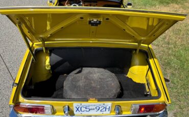 Triumph-spitfire-1974-yellow-19