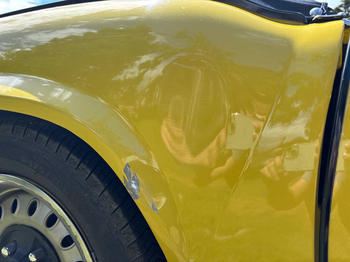 Triumph-spitfire-1974-yellow-21