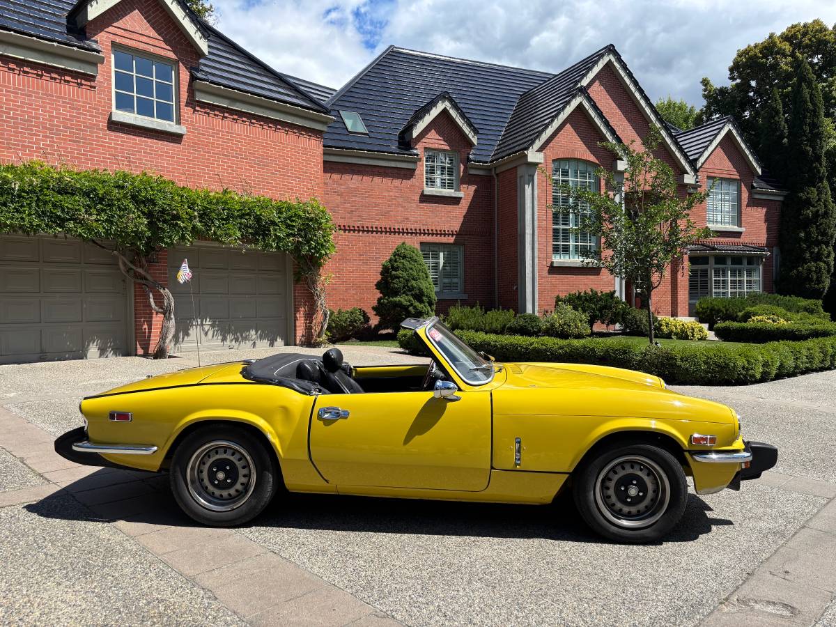Triumph-spitfire-1974-yellow-5