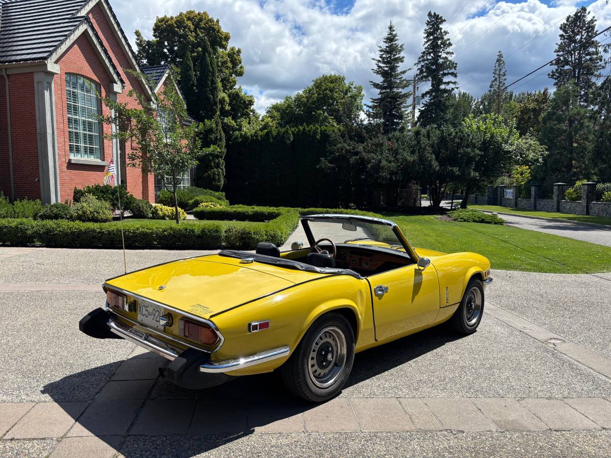 Triumph-spitfire-1974-yellow-6