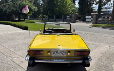 Triumph-spitfire-1974-yellow-7