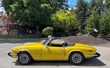 Triumph-spitfire-1974-yellow-9